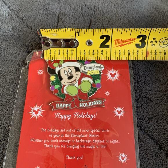 Disney Mickey Disneyland Resort 2018 Happy Holiday Pin Cast Exclusive Christmas - Picture 6 of 7